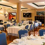 Alda Ciudad De מלון 3*
